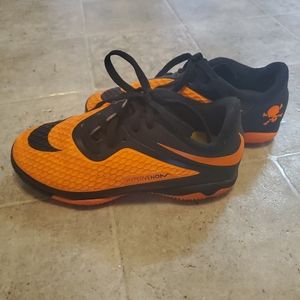 Nike Hypervenom Shoes. Turf. US T11